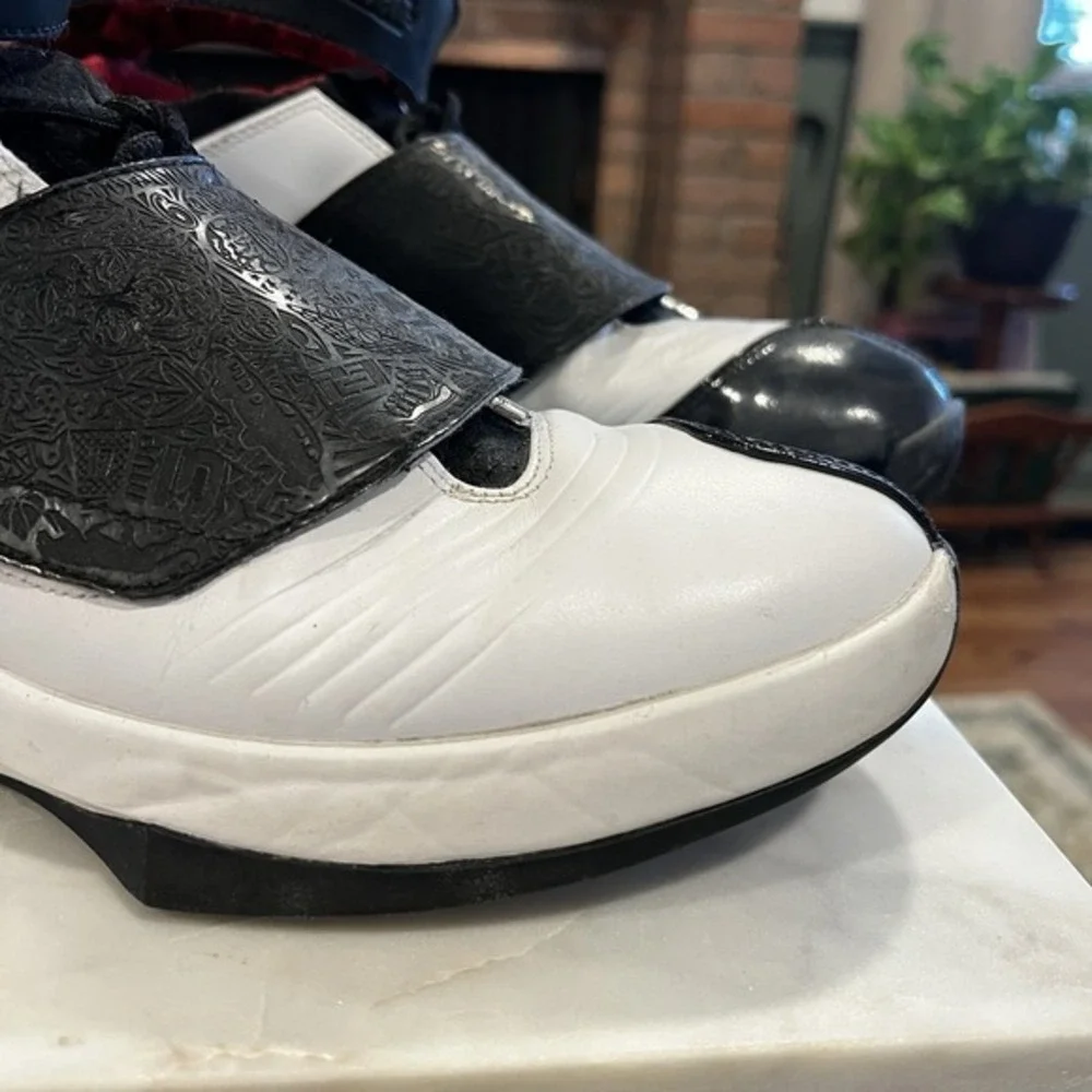 Air Jordan XX 20 OG Playoffs 2005 White Black‎ Red Men's Size 10 Retro Sneakers